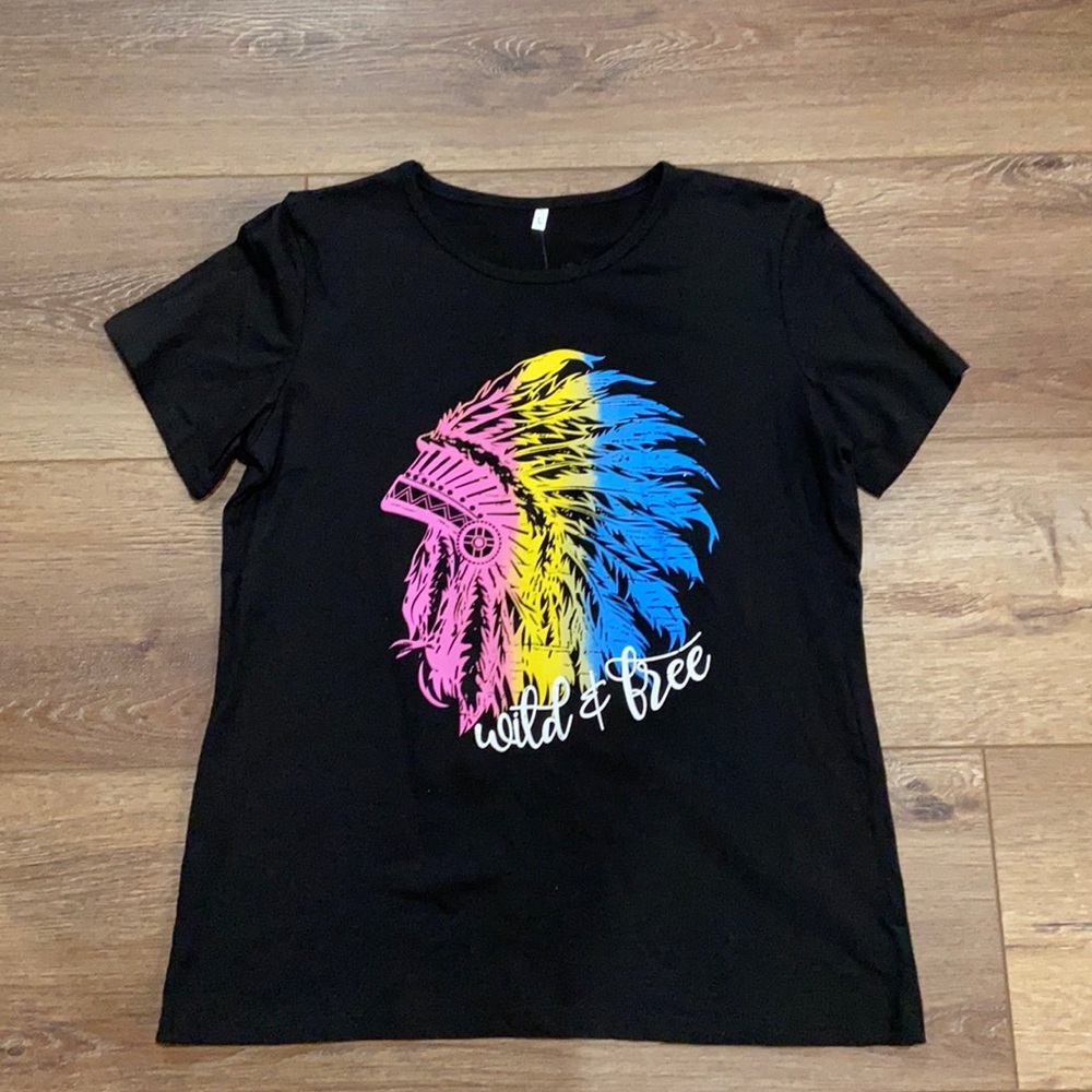 Women’s shirt sleeve tee with colorful Indian head